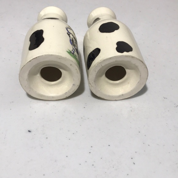 Cow Farmhouse Salt & Pepper Ceramic Shakers - Picture 2 of 2